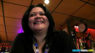 Vai fazer uma prova de despedida de solteira, aquece-se para a amiga da noiva e muitas vezes polvazo