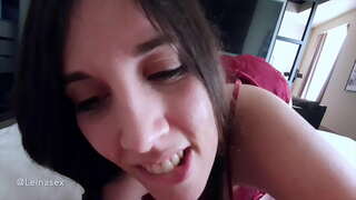 Minha irmã é uma vagabunda obcecada com ir nu pela casa e foder com