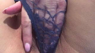 Түүний pussy хэрэгтэй хойлог дотор. Close-Up