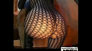 Немецкие девушки-гулки - Камень на наши киски