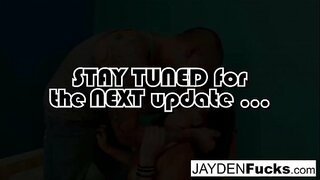 Врућа бринета јебе своју девојку