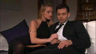 Pravi Analni s popolnoma Užitek za PornStar Katia Nobili in njen mladi Stallion - (HD Scene)