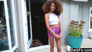 Dagfs - Jovem Babe Ebony Obter A Sua Chance De Foder Loucamente