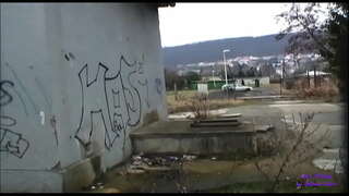 Qiz juda tug&#039;yonga ketgan va u darhol ko&#039;chada ham fuck istaydi